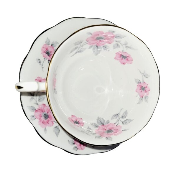 Royal Standard Teacup and Saucer Hand Painted Roses Gold Trim Bone China England - Picture 5 of 10